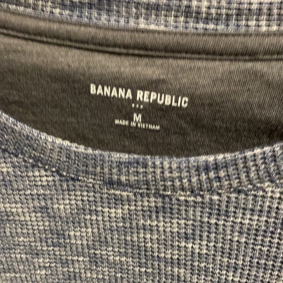 Banana Republic textured long sleeve shirt - Picture 2 of 2